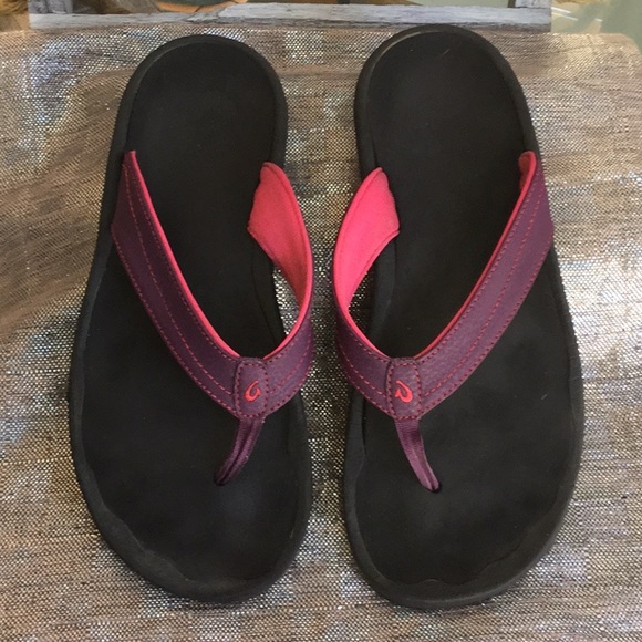 OluKai Shoes - OkuKai woman’s size 10-11 sandal
